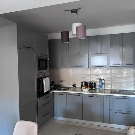 Modern Flatiron Apartment, Center Скоп'є