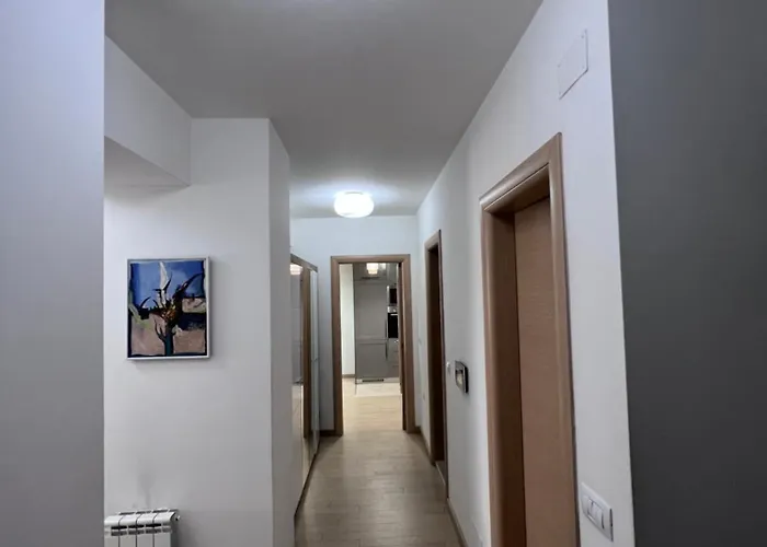 Modern Flatiron Apartment, Center Apartment Skopje